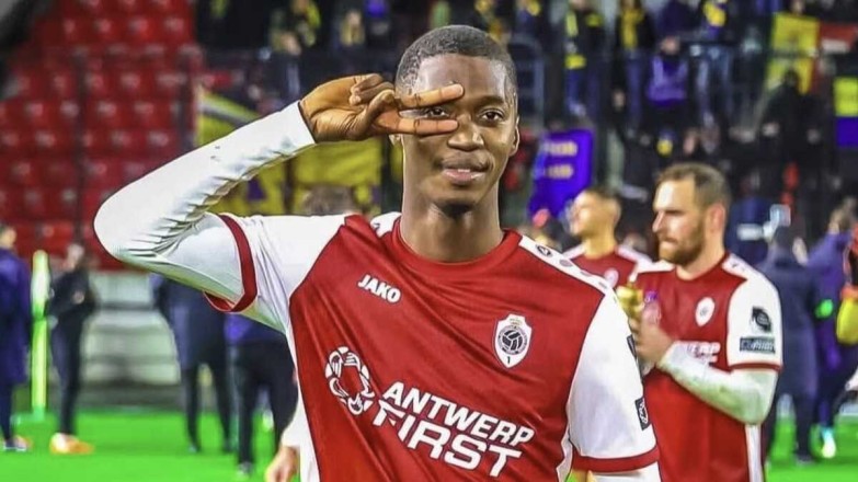 رسمياً..الاتحاد يتعاقد مع محمدو دومبيا
