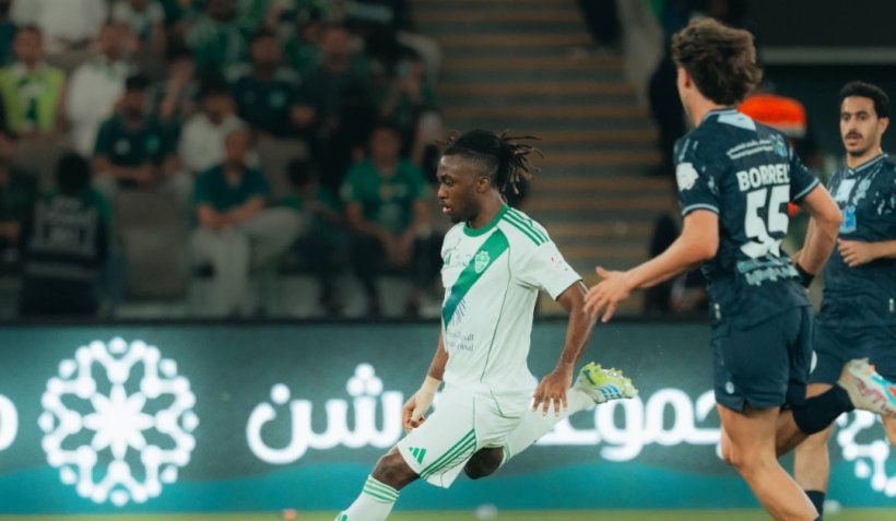 الأهلي يدك شباك الأخدود برباعية نظيفة