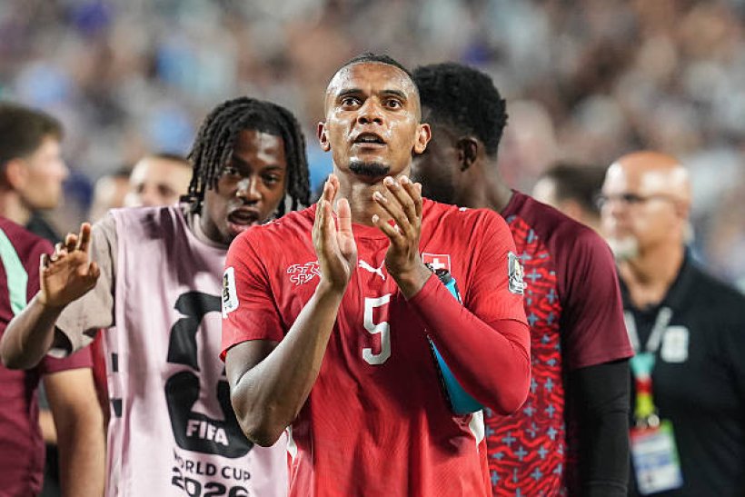 أكانجي يفتح النار على التحكيم بعد إقصاء سويسرا