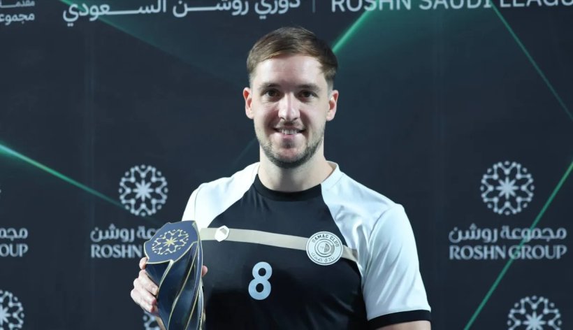 رسميًا.. نيوم يعلن التعاقد مع الأرجنتيني فالنتين فادا