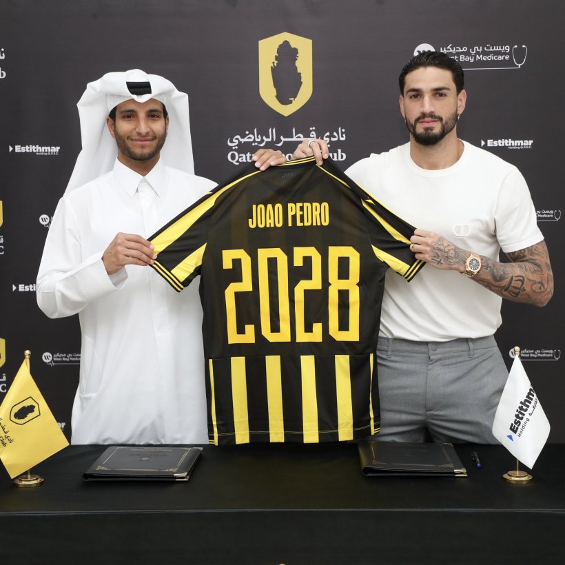 نادي قطر يُمدد عقد جواو بيدرو حتى 2028