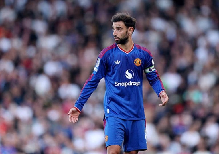 برونو فيرنانديز يُفضل البقاء مع مانشستر يونايتد