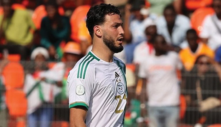 حقيقة خلاف رامي بن سبعيني مع مدرب الجزائر ومغادرته المعسكر